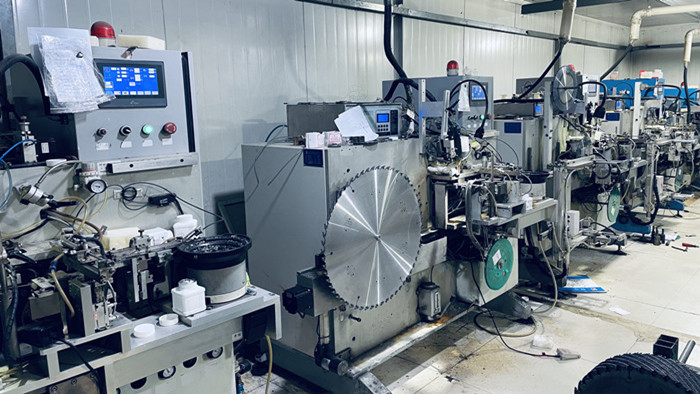 Fautuaga Brazing Carbide I luga ole La'au Saw
